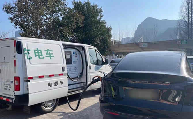 渭城区汽车搭电